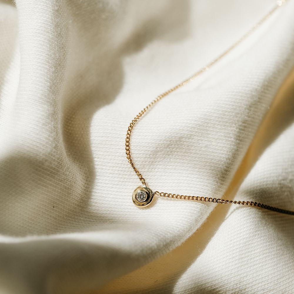 Necklace L'Étincelle (18k gold)