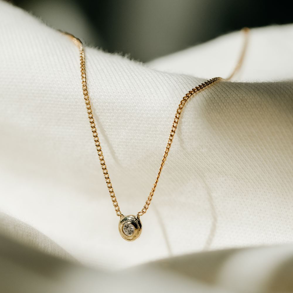 Necklace L'Étincelle (18k gold)