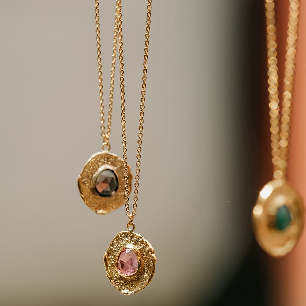 Necklace Aura - Love (gold plated)