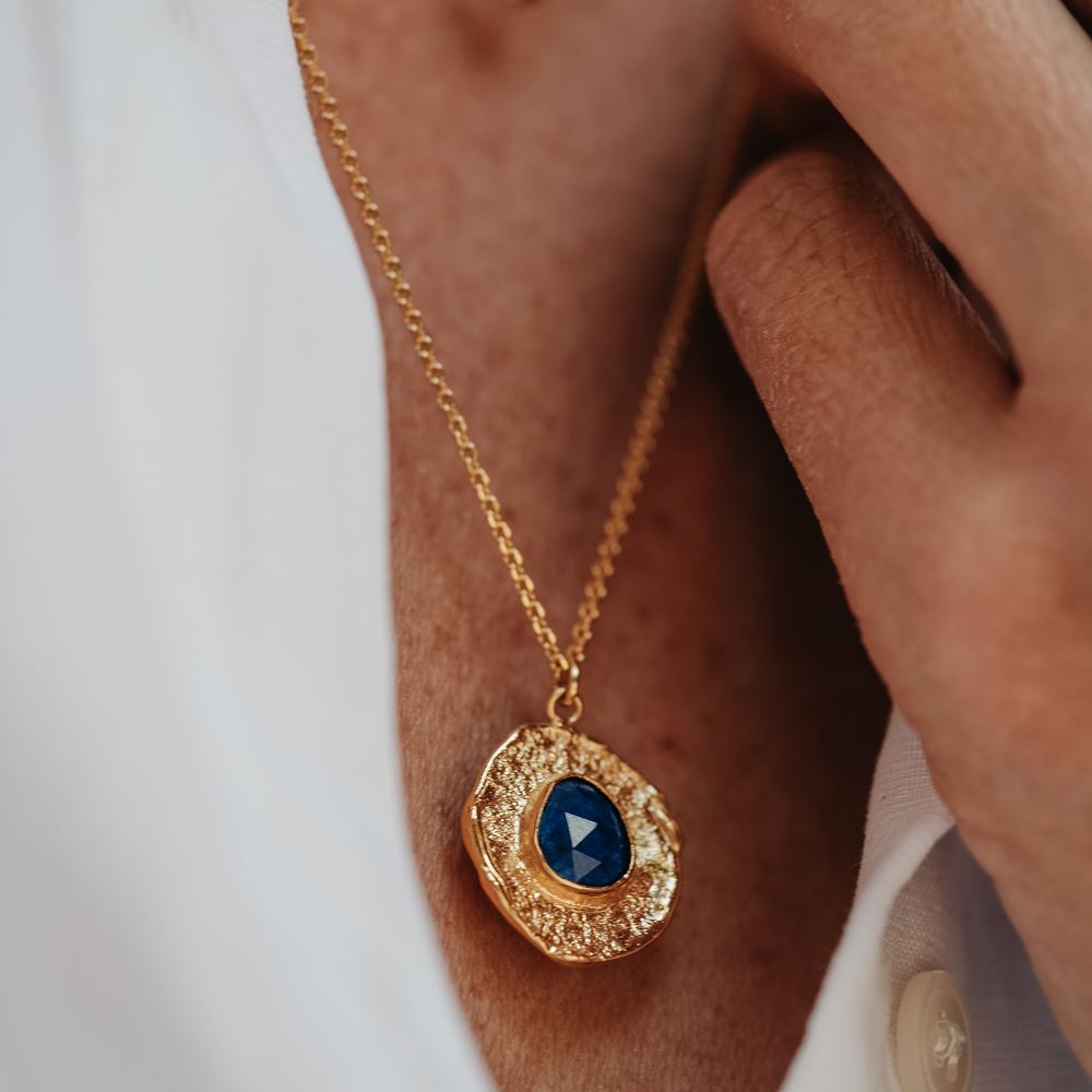 Necklace Aura - Courage (gold plated)