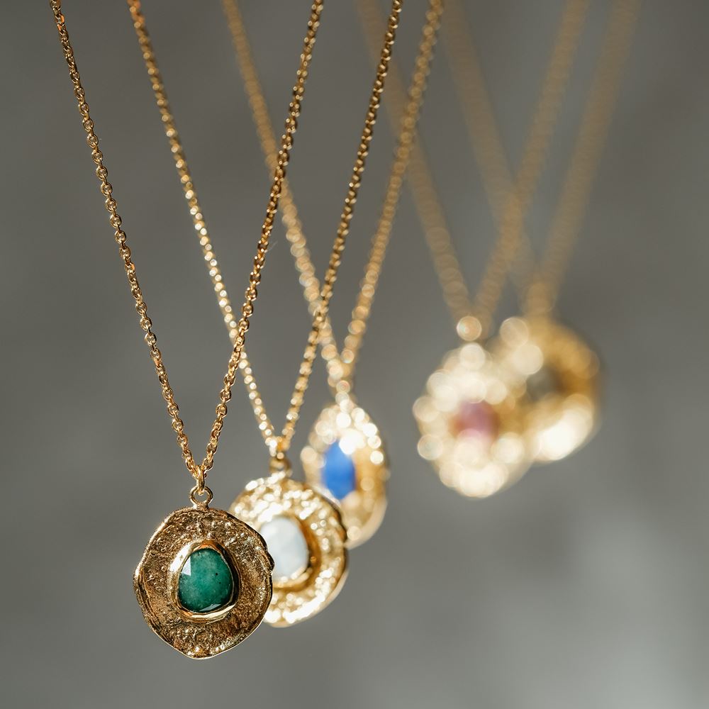 Necklace Aura (18k gold)