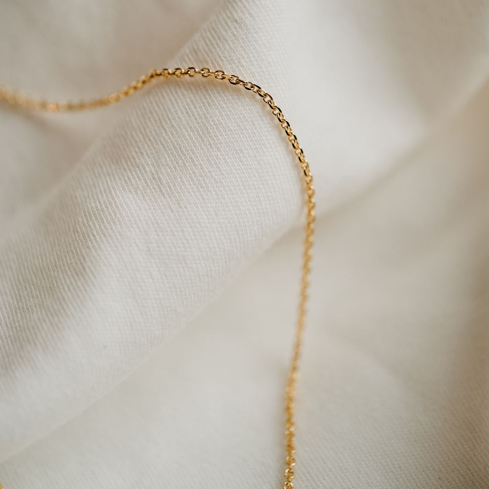 Simple necklace (18k yellow gold)