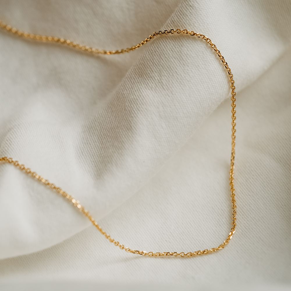 Simple necklace (18k yellow gold)