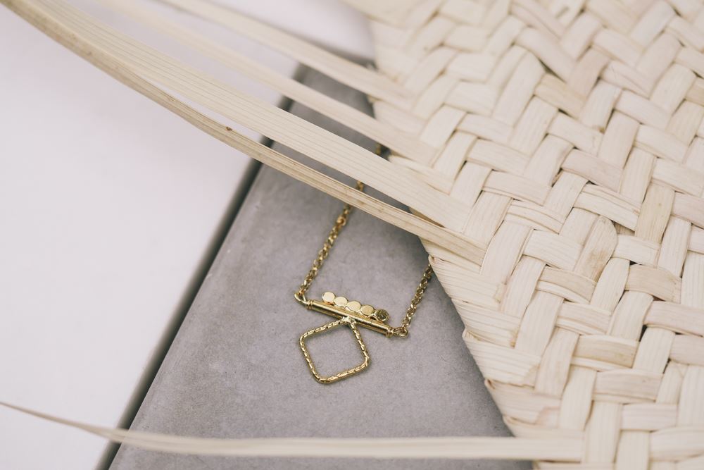 Necklace Nissa square (gold plated)