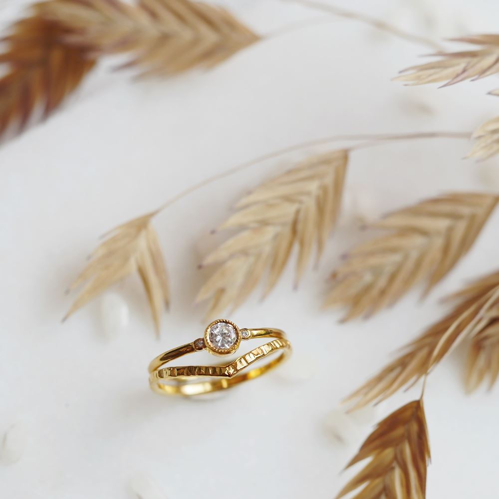 Ring Caelitus (V-shaped)