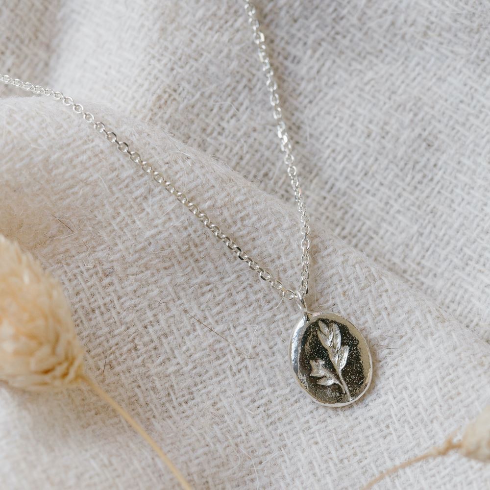 Short necklace "Grandmother Willow" (silver 925)